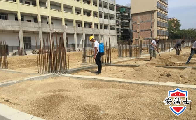 昌江学校机关防治白蚁